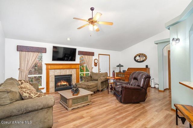 8297 N Ainsworth Dr, Hayden, ID 83835