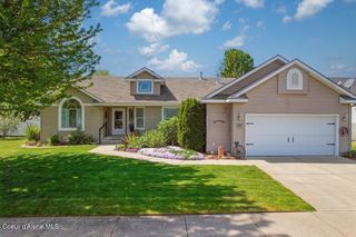 8297 N Ainsworth Dr, Hayden, ID 83835