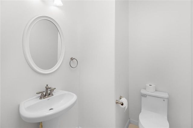 1008 Lake Pointe Court, Suwanee, GA 30024