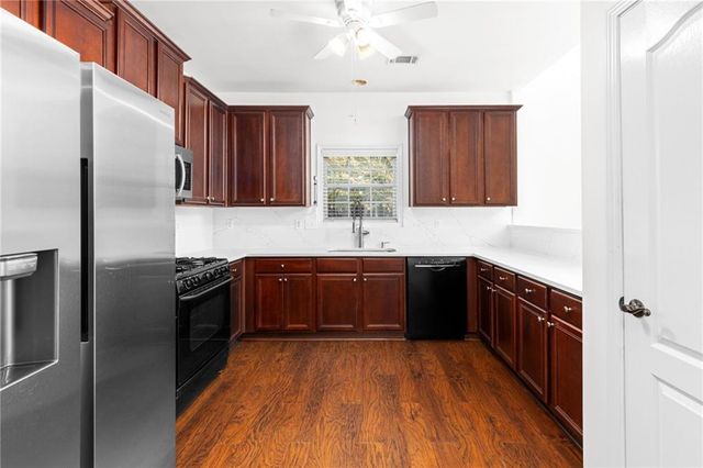 1008 Lake Pointe Court, Suwanee, GA 30024