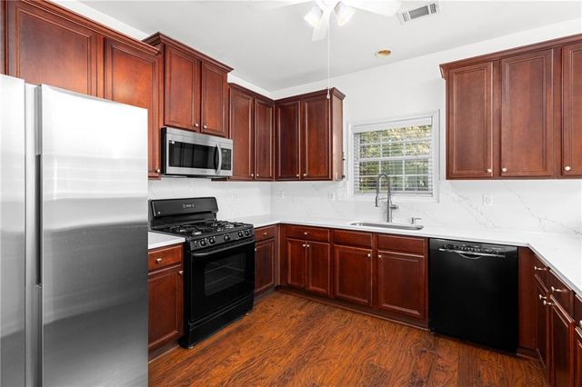 1008 Lake Pointe Court, Suwanee, GA 30024