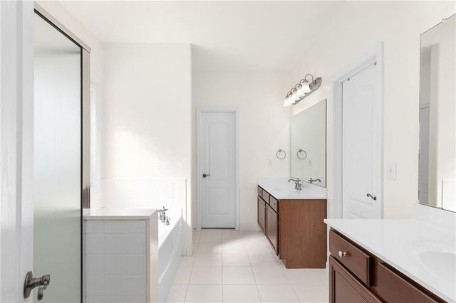 1008 Lake Pointe Court, Suwanee, GA 30024