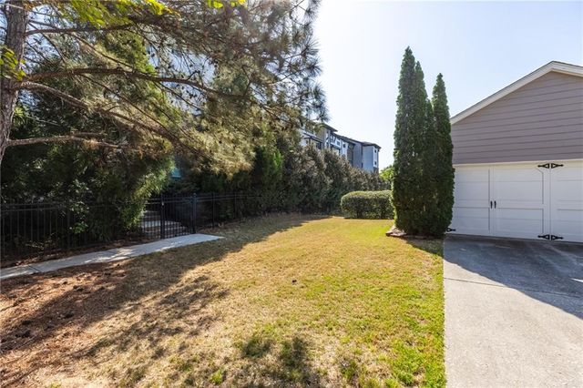 1008 Lake Pointe Court, Suwanee, GA 30024