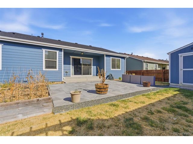 420 Pioneer Ln, Johnstown, CO 80534