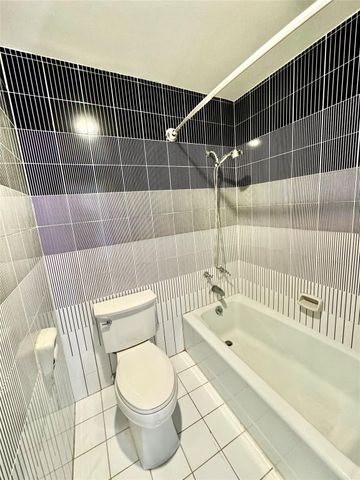 2309 Strand Street 2A, Galveston, TX 77550