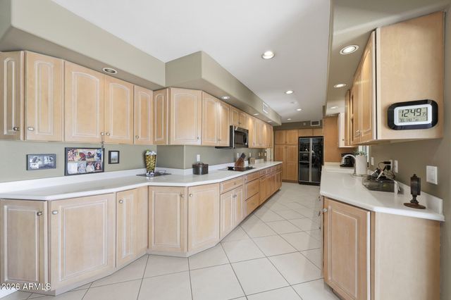 5525 E LINCOLN Drive 105, Paradise Valley, AZ 85253