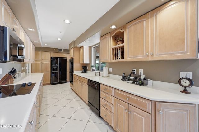 5525 E LINCOLN Drive 105, Paradise Valley, AZ 85253