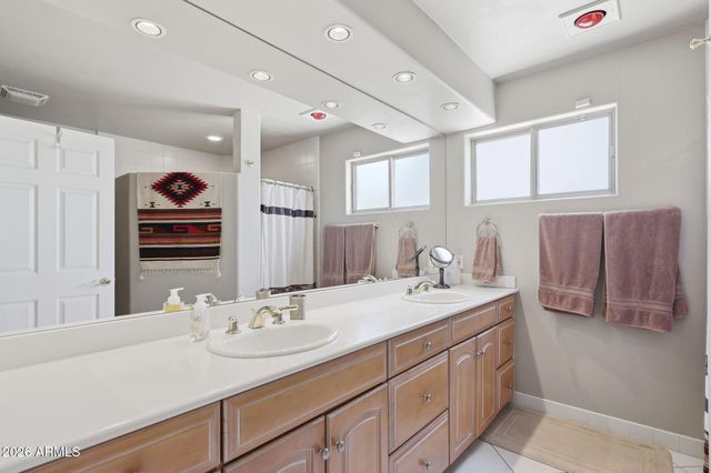 5525 E LINCOLN Drive 105, Paradise Valley, AZ 85253