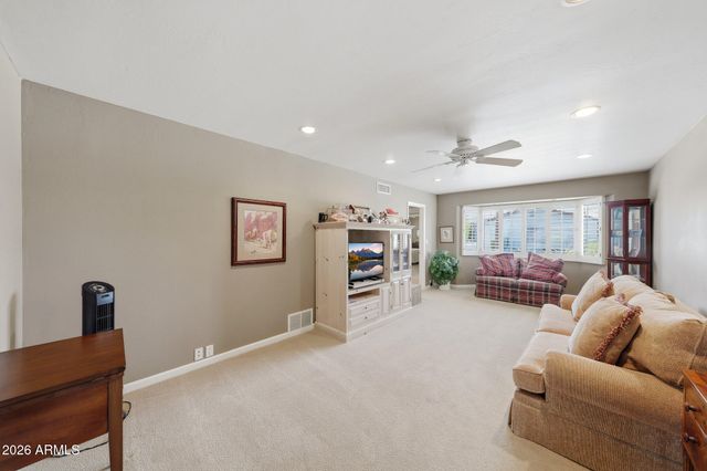 5525 E LINCOLN Drive 105, Paradise Valley, AZ 85253
