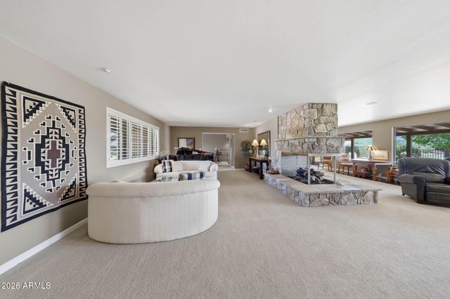5525 E LINCOLN Drive 105, Paradise Valley, AZ 85253