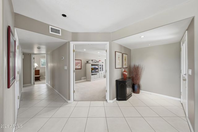 5525 E LINCOLN Drive 105, Paradise Valley, AZ 85253
