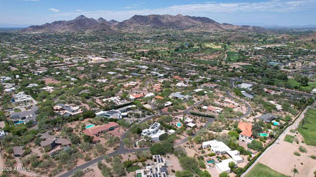 5525 E LINCOLN Drive 105, Paradise Valley, AZ 85253