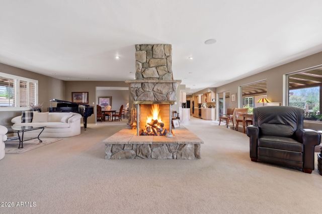 5525 E LINCOLN Drive 105, Paradise Valley, AZ 85253