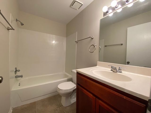 1300 McDowell Road 102, Naperville, IL 60563
