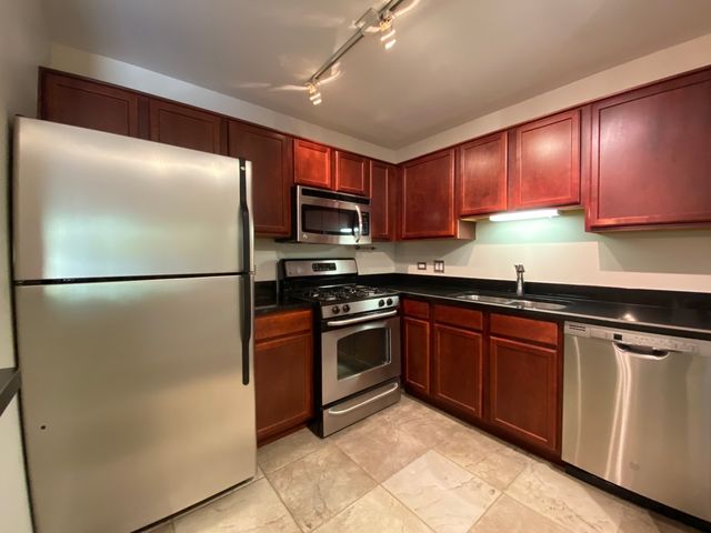 1300 McDowell Road 102, Naperville, IL 60563