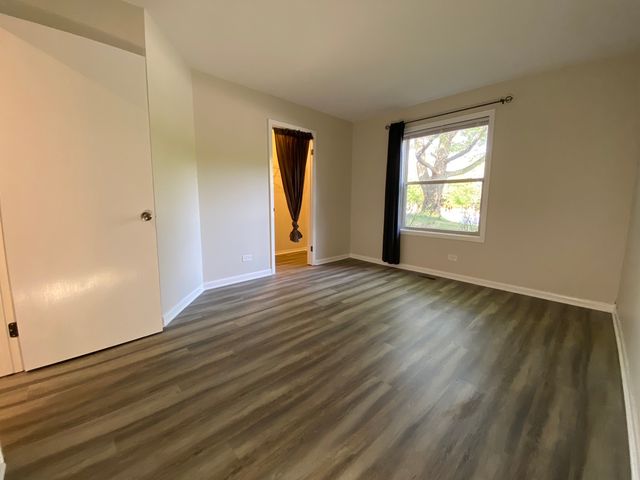 1300 McDowell Road 102, Naperville, IL 60563