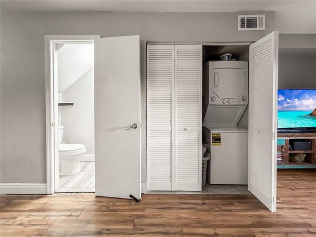 13706 ORANGE SUNSET DRIVE 13706, Tampa, FL 33618