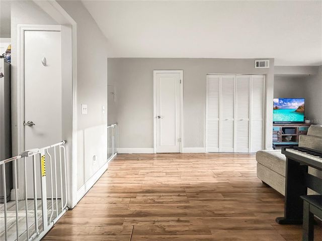 13706 ORANGE SUNSET DRIVE 13706, Tampa, FL 33618