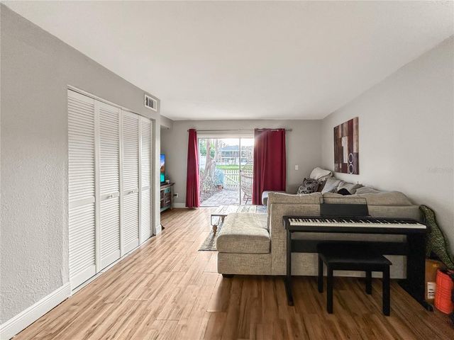 13706 ORANGE SUNSET DRIVE 13706, Tampa, FL 33618