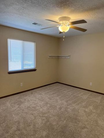 1541 36th Circle SE, Rio Rancho, NM 87124