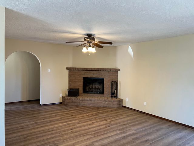 1541 36th Circle SE, Rio Rancho, NM 87124