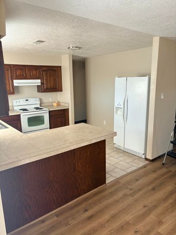 1541 36th Circle SE, Rio Rancho, NM 87124