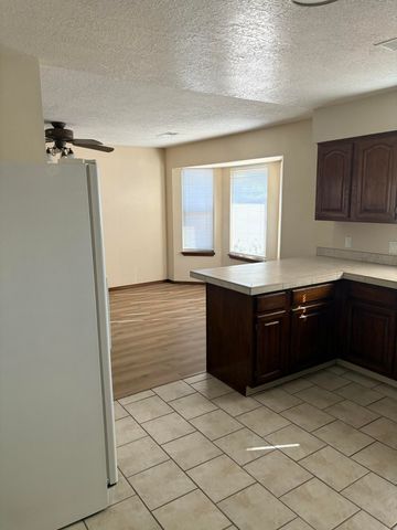 1541 36th Circle SE, Rio Rancho, NM 87124