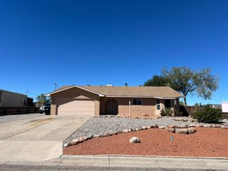 1541 36th Circle SE, Rio Rancho, NM 87124