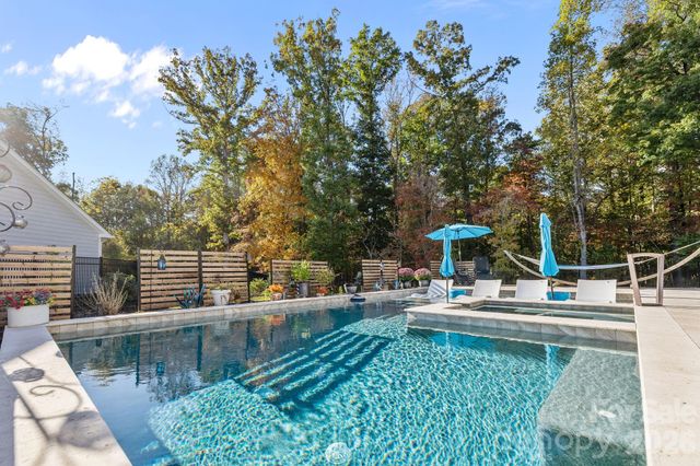 1512 Trevino Way, Waxhaw, NC 28173