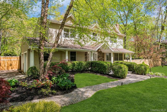 7 McCulloch Drive, Dix Hills, NY 11746