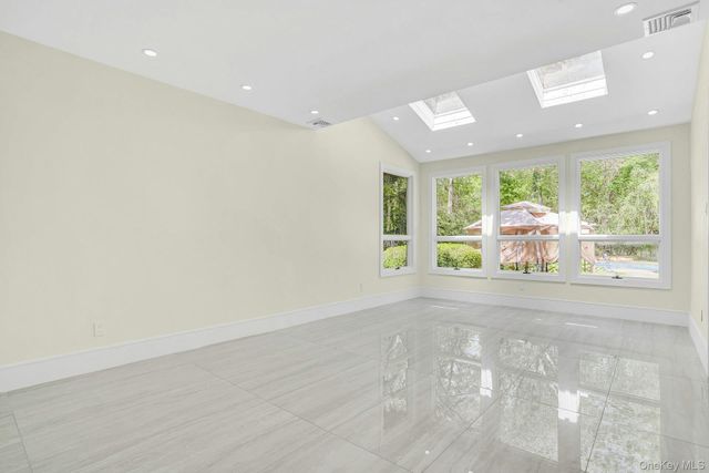 7 McCulloch Drive, Dix Hills, NY 11746