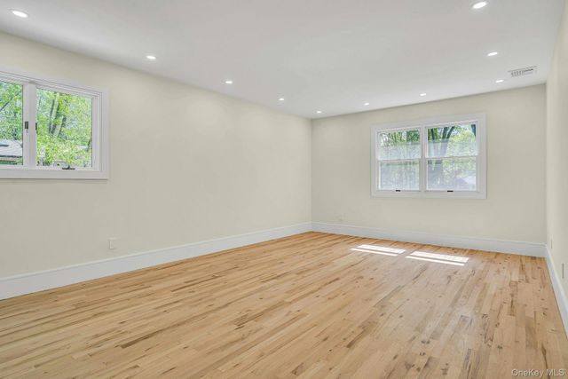 7 McCulloch Drive, Dix Hills, NY 11746