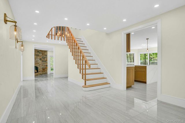 7 McCulloch Drive, Dix Hills, NY 11746