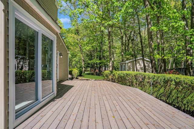 7 McCulloch Drive, Dix Hills, NY 11746