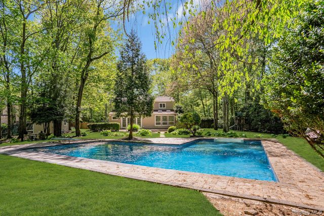 7 McCulloch Drive, Dix Hills, NY 11746