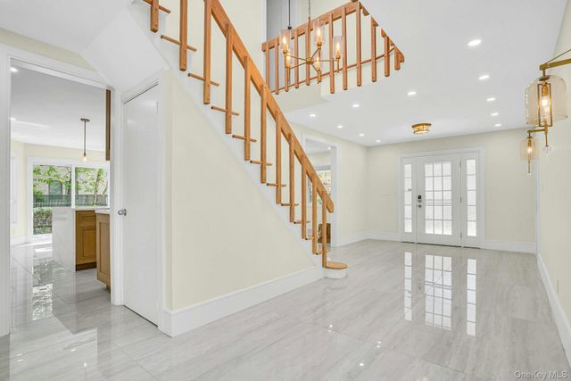 7 McCulloch Drive, Dix Hills, NY 11746