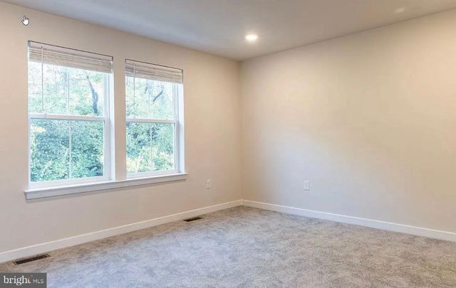 145 GROWDEN LDG, Bensalem, PA 19020