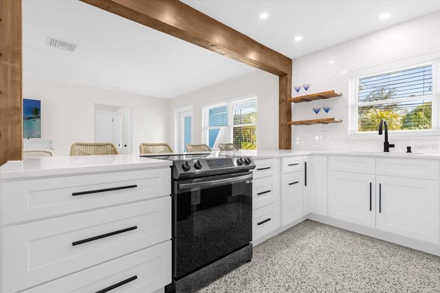 12366 137TH STREET N, Largo, FL 33774