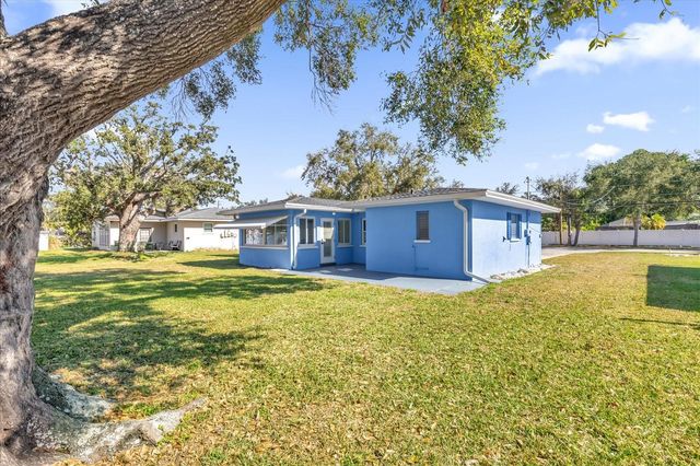 12366 137TH STREET N, Largo, FL 33774