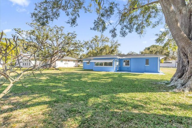 12366 137TH STREET N, Largo, FL 33774