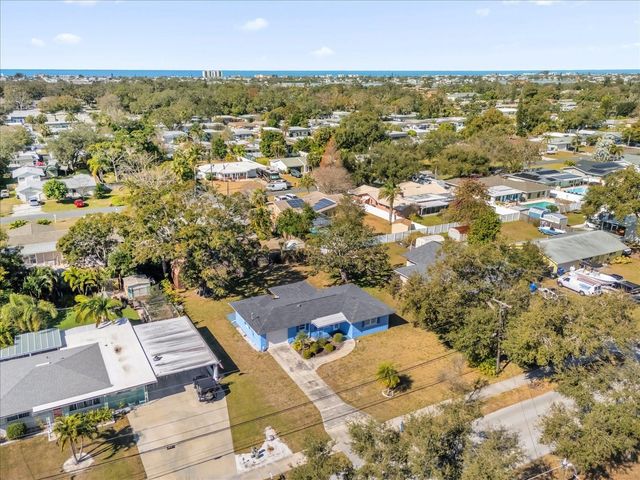 12366 137TH STREET N, Largo, FL 33774