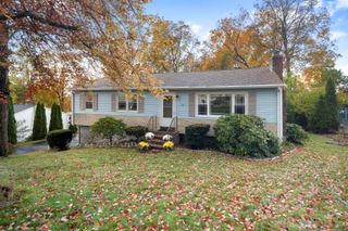 79 Fieldstone Road, Waterbury, CT 06704