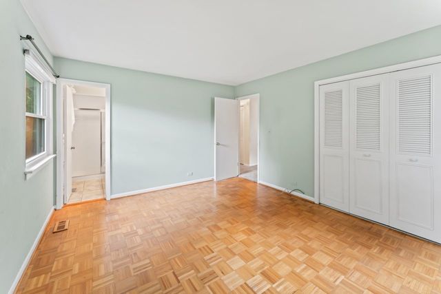 57 Kenilworth Avenue, Elk Grove Village, IL 60007