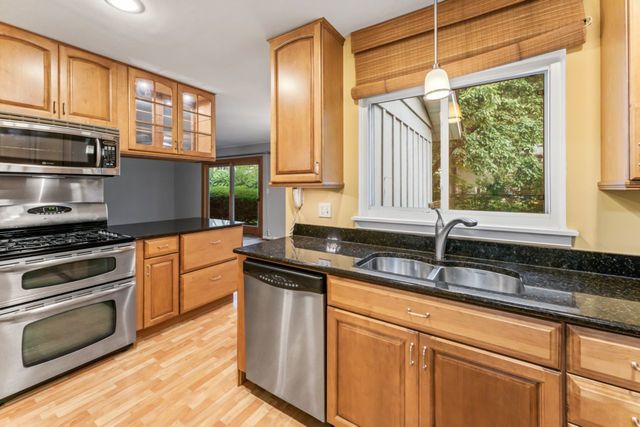 57 Kenilworth Avenue, Elk Grove Village, IL 60007