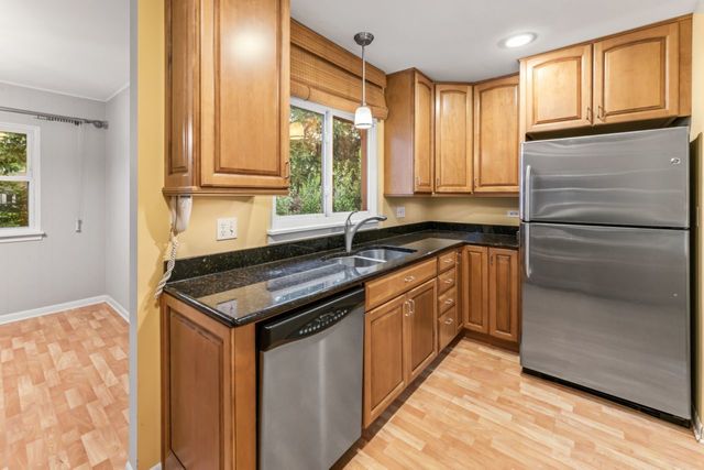 57 Kenilworth Avenue, Elk Grove Village, IL 60007