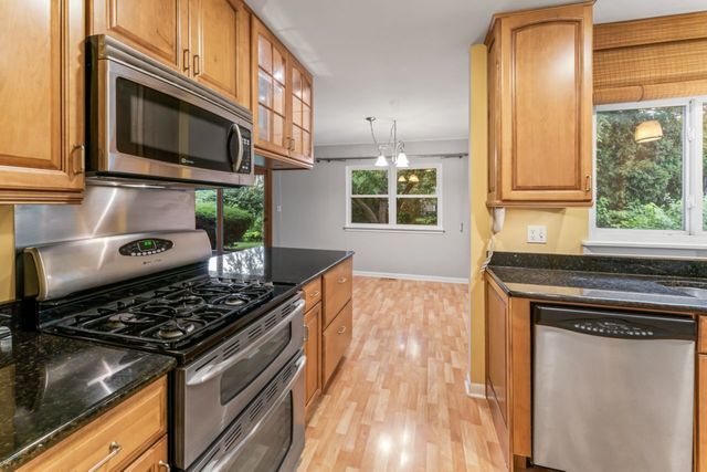 57 Kenilworth Avenue, Elk Grove Village, IL 60007