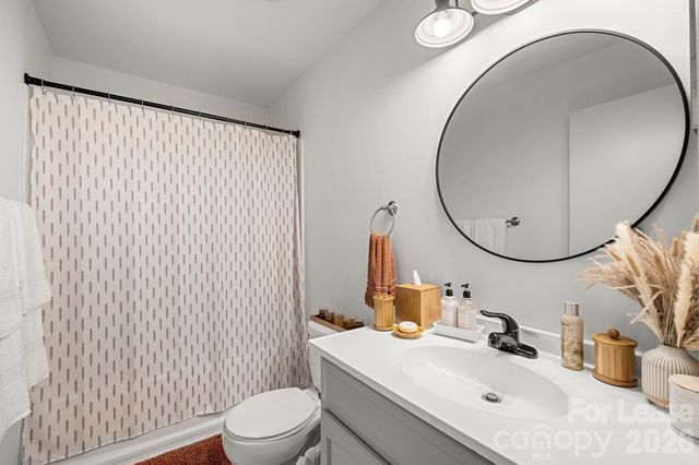8211 Park Vista Circle, Charlotte, NC 28226