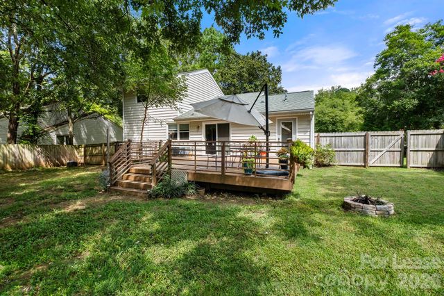 8211 Park Vista Circle, Charlotte, NC 28226