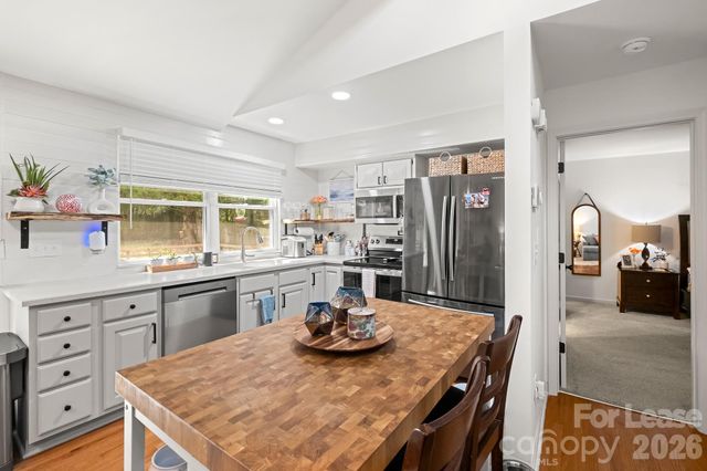 8211 Park Vista Circle, Charlotte, NC 28226