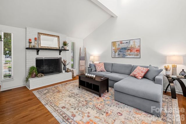 8211 Park Vista Circle, Charlotte, NC 28226